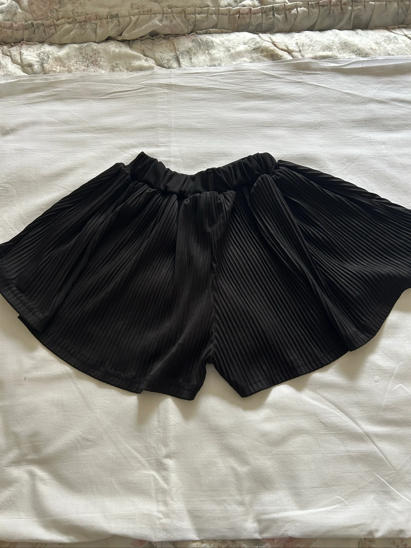 Shorts plissados pretos – Tamanho P Novos – photo 3